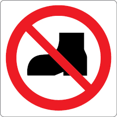 Sinal para parques aquáticos, piscinas e praias, proibição, proibido usar calçado de rua