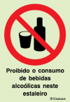 Sinal de proibição, proibido o consumo de bebidas alcoólicas neste estaleiro